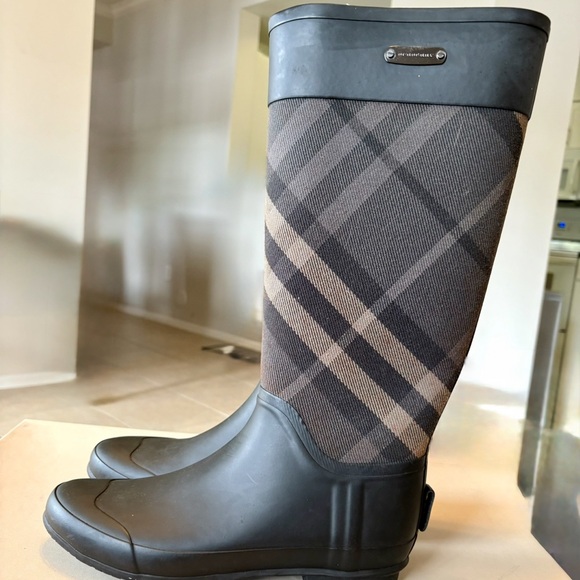 Stylish Plaid Rain Boots - Picture 1 of 6